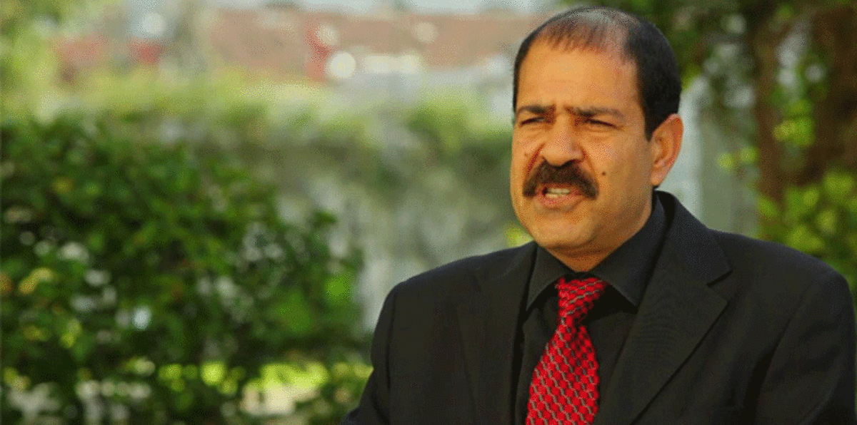 استجابة للضغوط.. السبسي يأمر بتغيير لوحة تذكارية باسم بلعيد (صور)