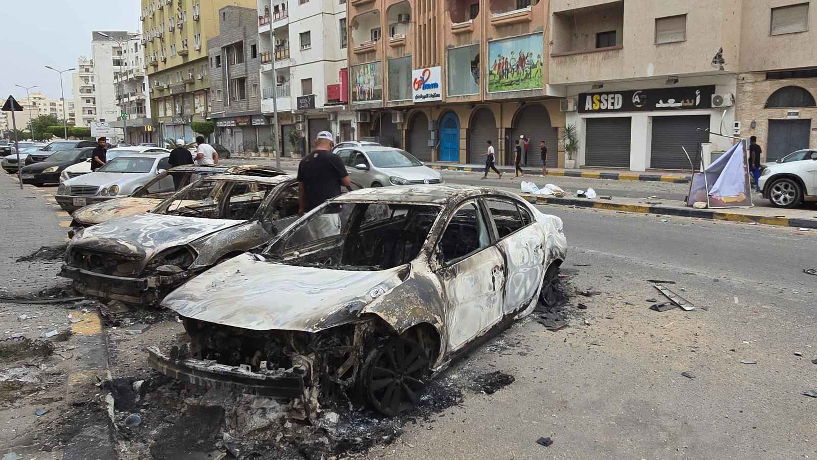 استمر 3 أيام.. حريق يأتي على سوق العربان في طرابلس (فيديو)