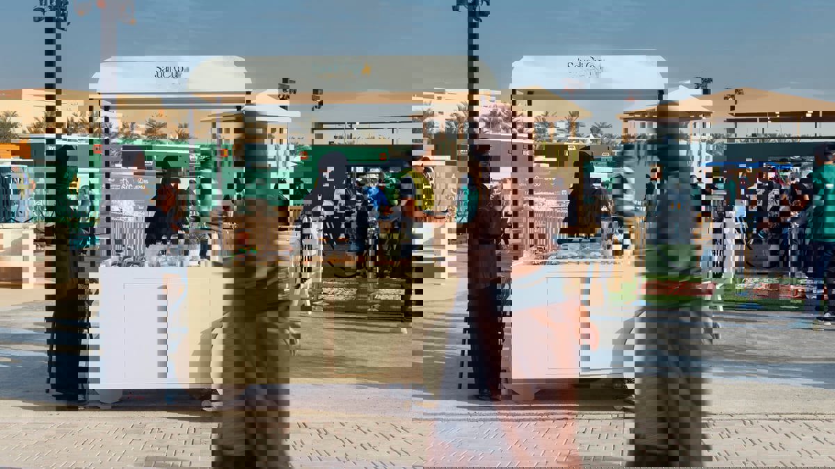 السعودية تضفي طابعاً شعبياً على رياضة للأثرياء