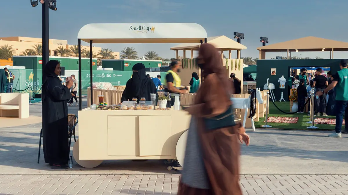 السعودية تضفي طابعاً شعبياً على رياضة للأثرياء