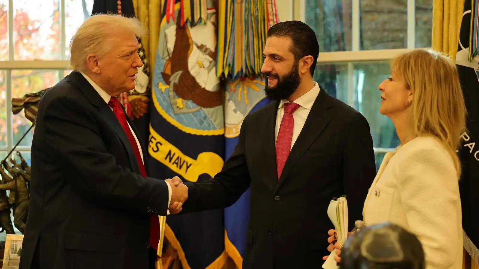 بعد لقائه بالشرع.. ترامب يعلن خارطة أمنية واقتصادية جديدة لسوريا