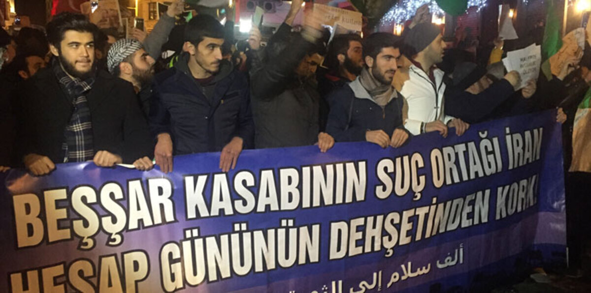 وقفات احتجاجية في عدة مدن تركية تنديدًا بالهجمات على حلب