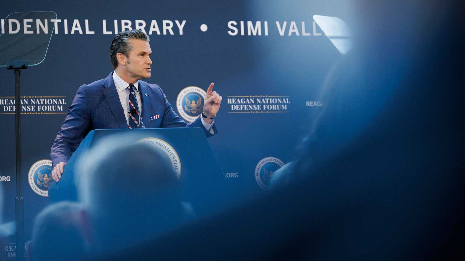 رغم تكراره.. هيغسيث يتجنب الإجابة على سؤال بشأن فنزويلا