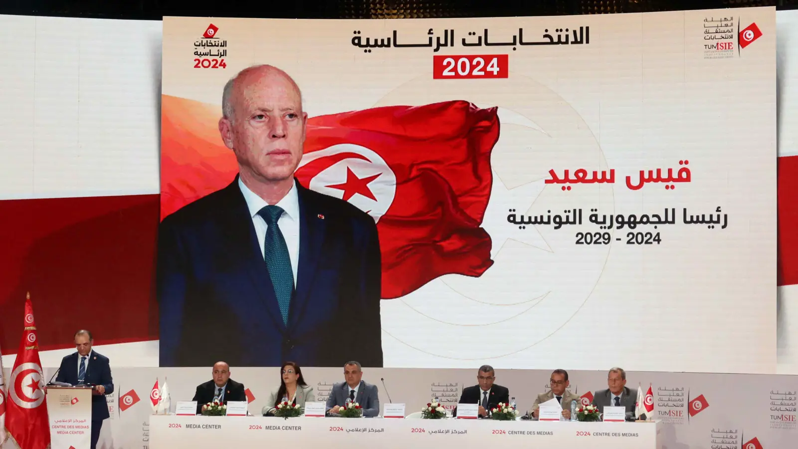 سعيد يبدأ ولاية جديدة.. لماذا لاذت الأحزاب التونسية بالصمت؟