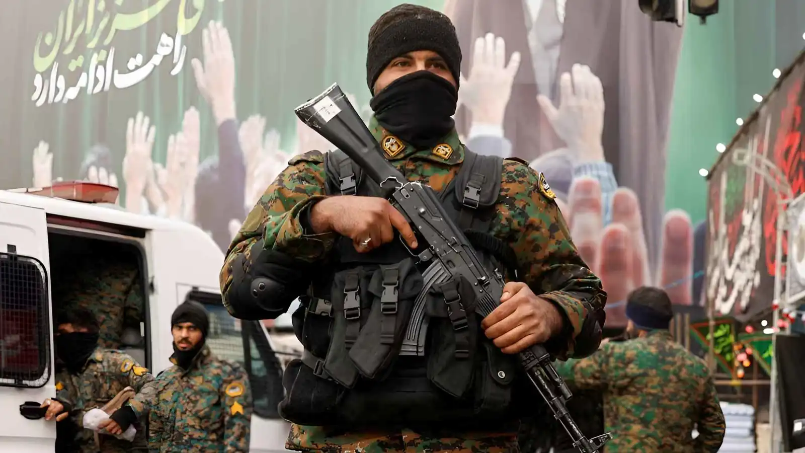 "إنقاذ موقف".. هل يوقف ترامب حرب إيران قبل انتخابات التجديد؟