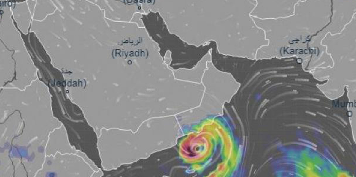 سلطنة عُمان تعلن عن أول الخسائر البشرية نتيجة إعصار مكونو