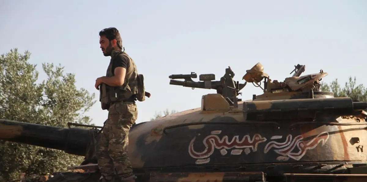 المعارضة السورية تتقدم صوب حماة و الجيش يتوغل في حلب 