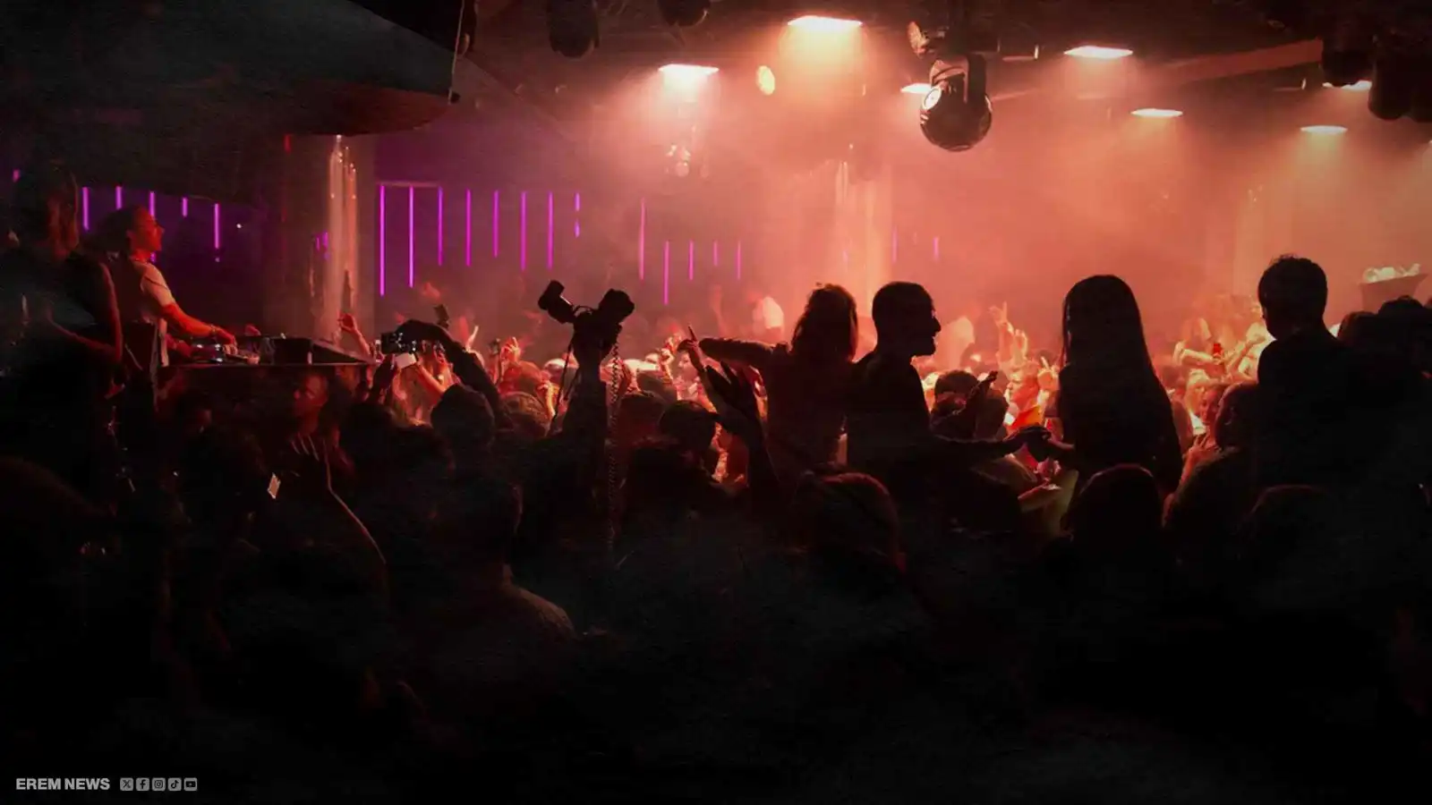 انفجار بالمطبخ.. حريق في ناد ليلي يخلف عشرات الضحايا (فيديو إرم)