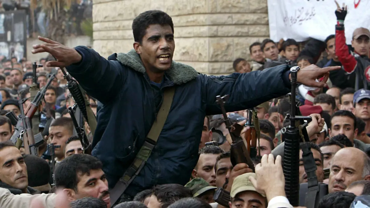 إسرائيل توجه 24 تهمة ضد عضو "ثوري فتح" زكريا الزبيدي