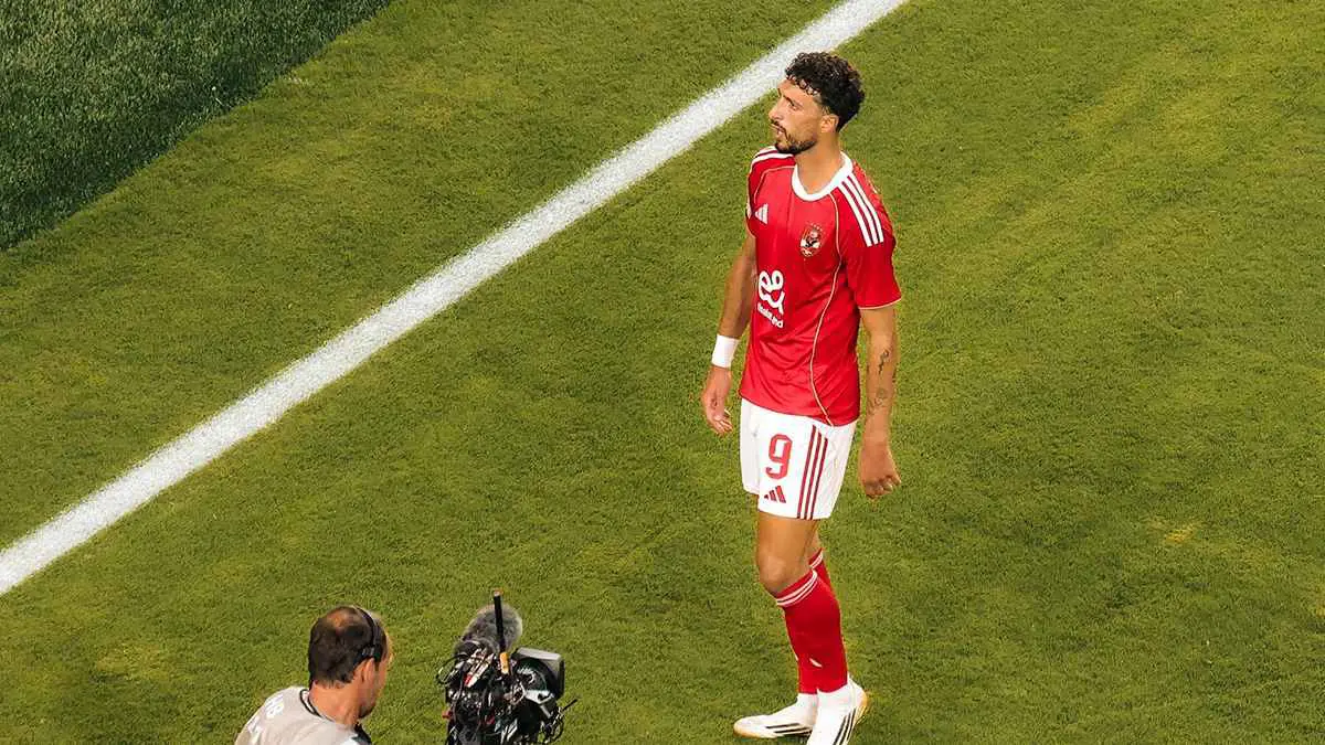 اعتذاره مرفوض ولا يناسب الأهلي.. سيد عبد الحفيظ يصدم وسام أبو علي