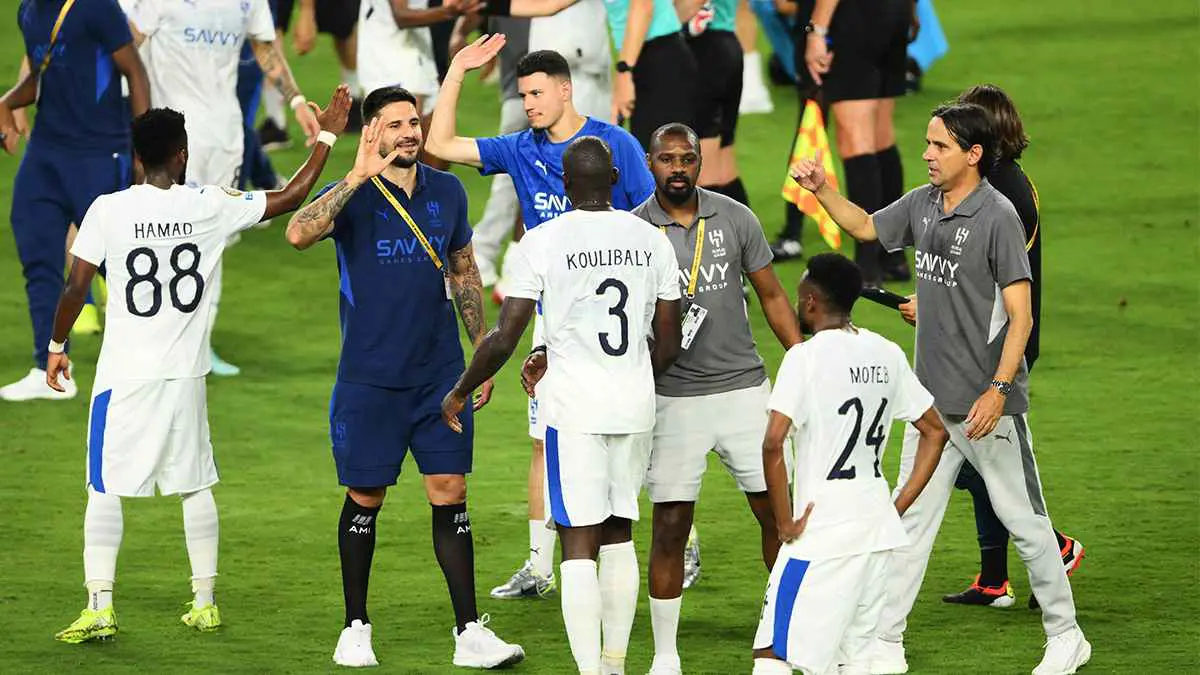 "نيولوك" غريب لنجوم الهلال السعودي (فيديو)