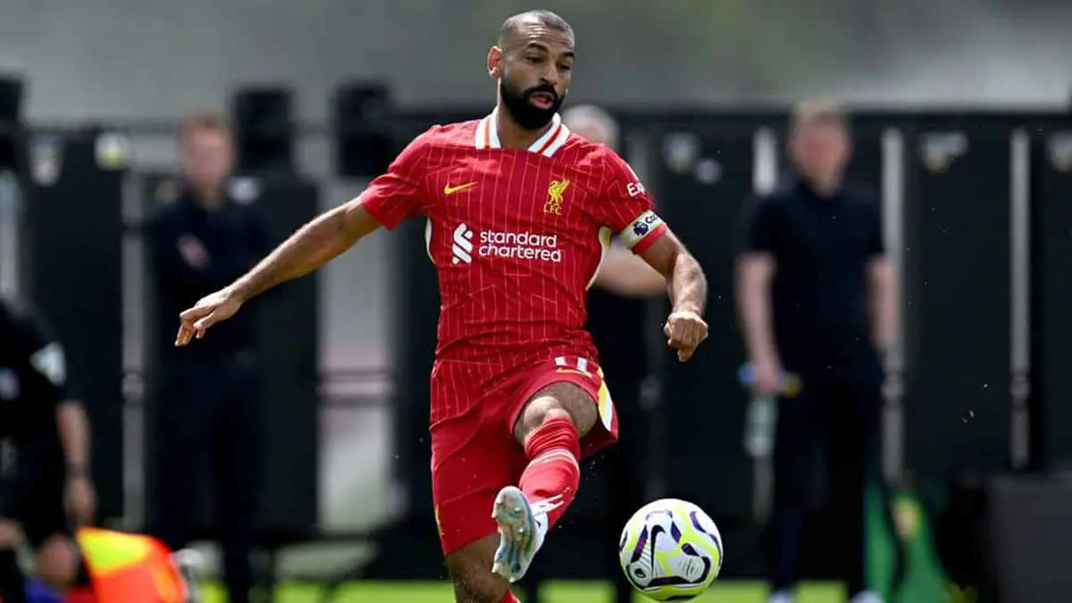 محمد صلاح يتلقّى عرضًا من نجم هوليوود لمغادرة ليفربول