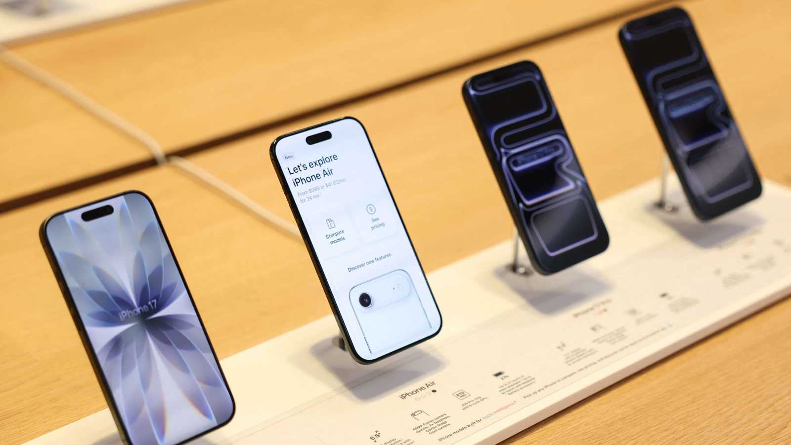 بين الطرح والتأجيل.. الضبابية تغلف مصير "آيفون إير 2"