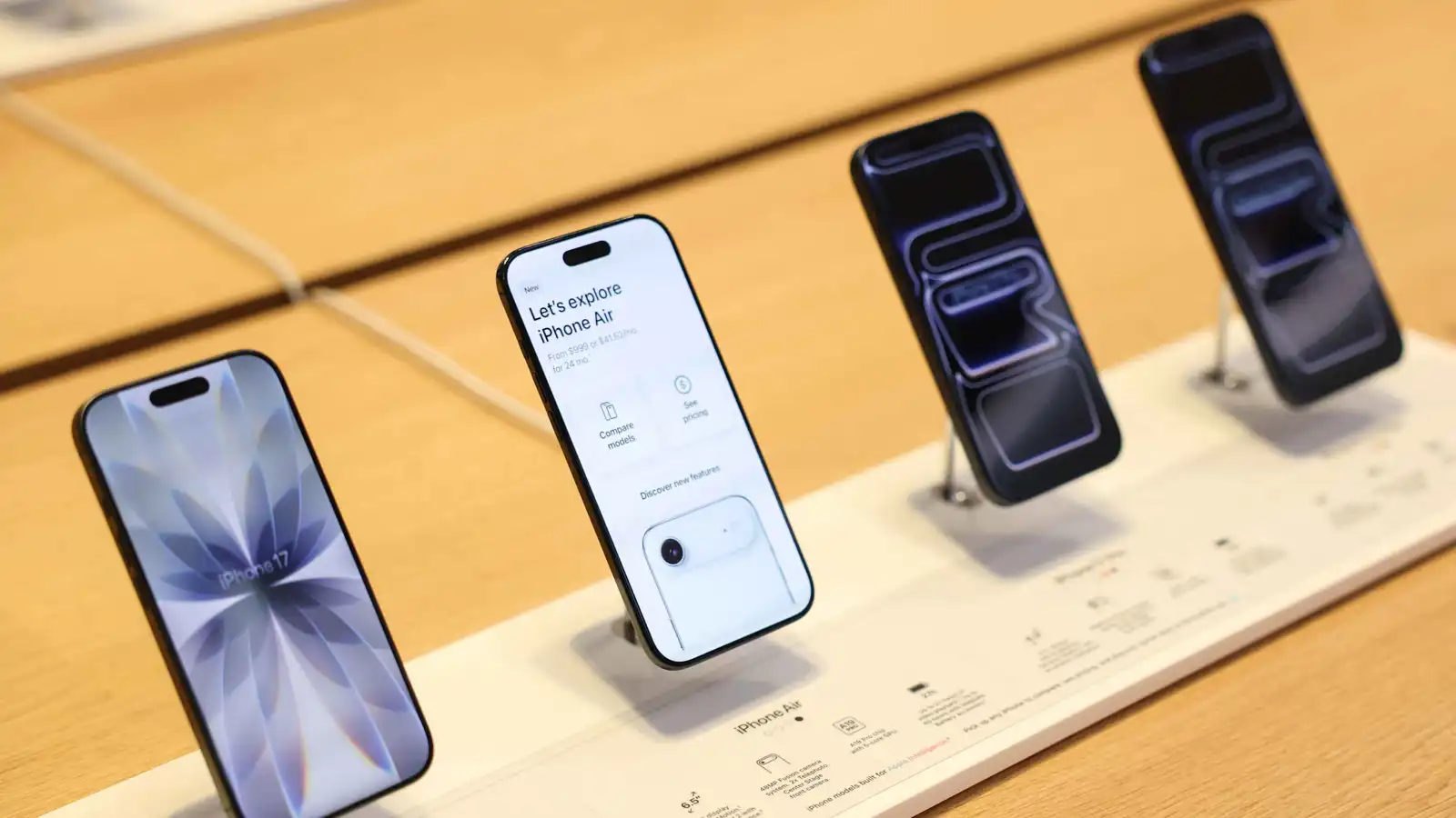 بين الطرح والتأجيل.. الضبابية تغلف مصير "آيفون إير 2"