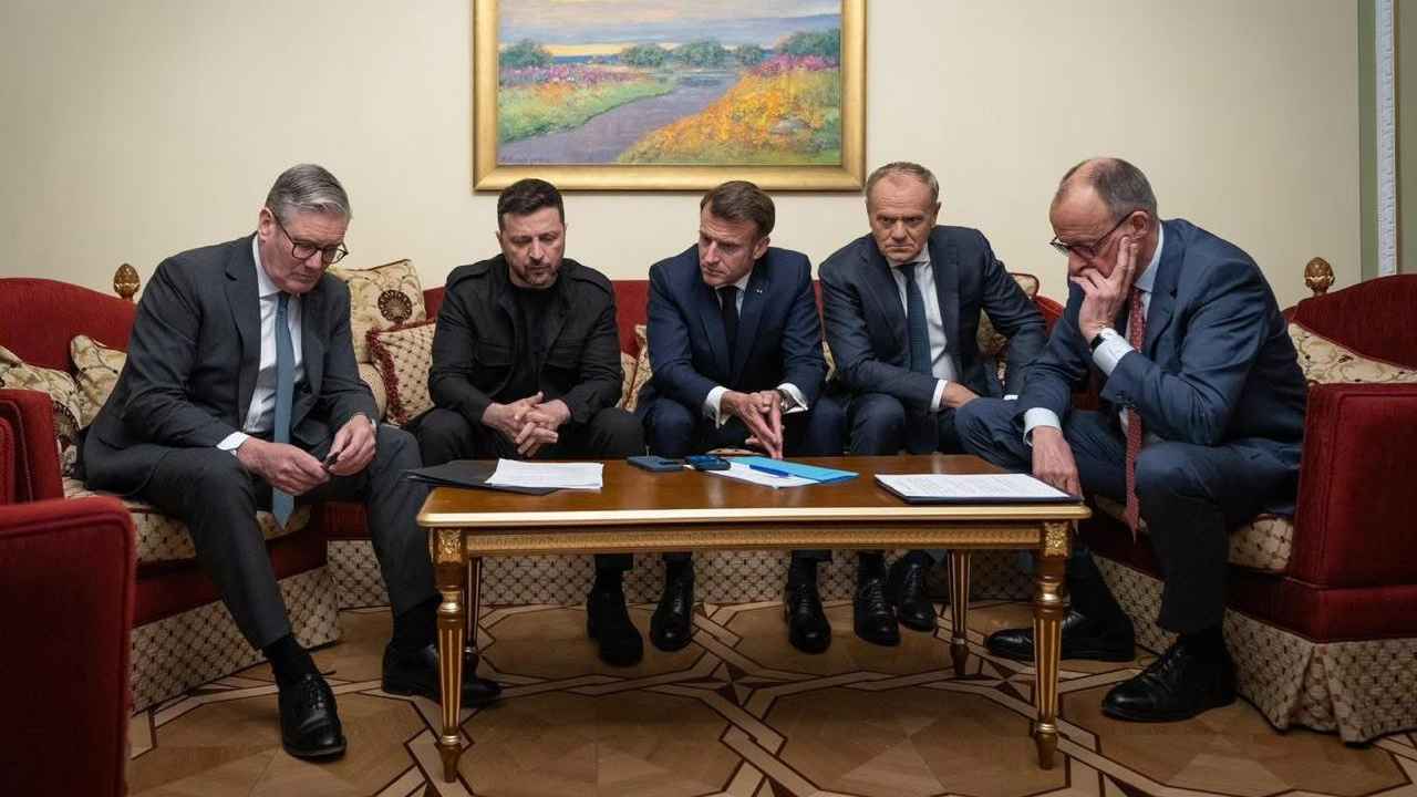 لحظة اتصال ترامب بزيلينسكي و"حلفاء كييف" لعرض الهدنة (صورة)