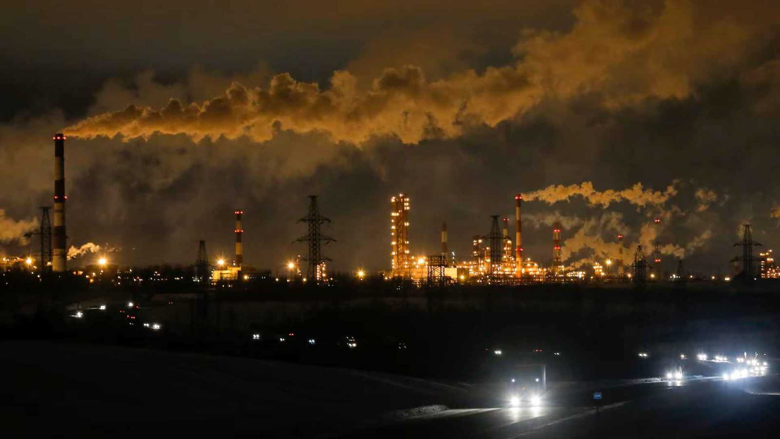 بالبحر الأسود وقزوين..كييف تراهن على خنق اقتصاد الحرب الروسي بضربات بعيدة المدى