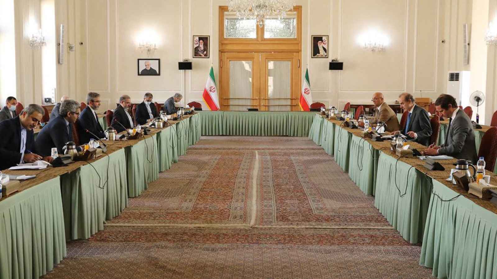 وساطة وضمانة.. موسكو تستعد لـ"دور محوري" في الاتفاق النووي الإيراني