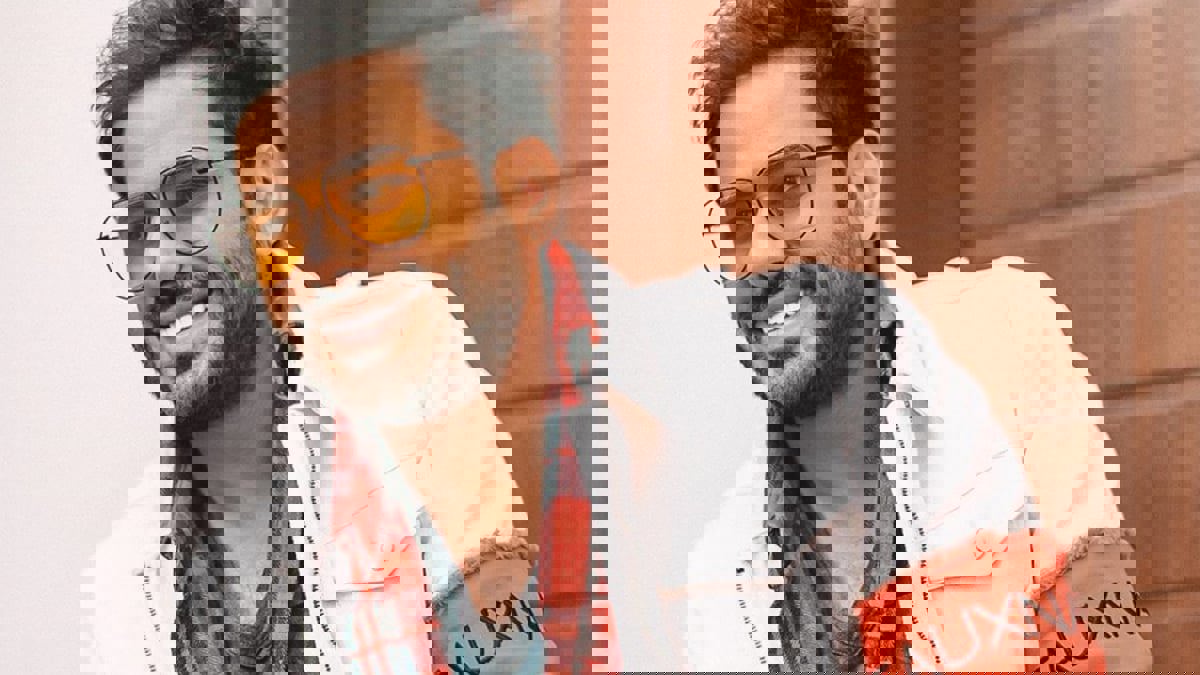 عبدالله بو شهري.. مسرحية "صُنع في الكويت" تطيح بفنان آخر