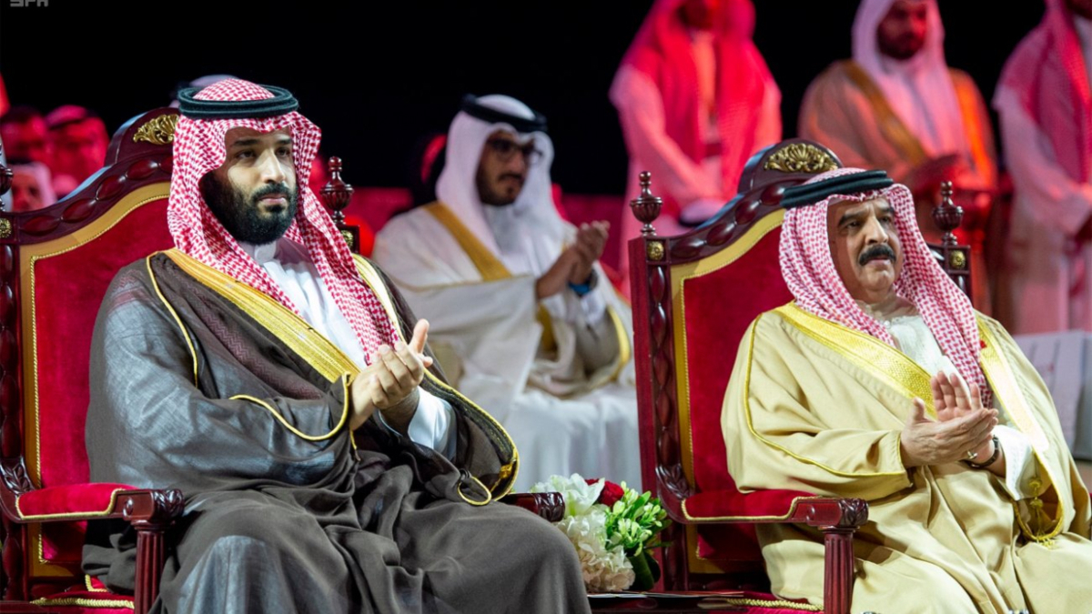 السعودية والبحرين تدشنان خط نفط جديدًا (صور)