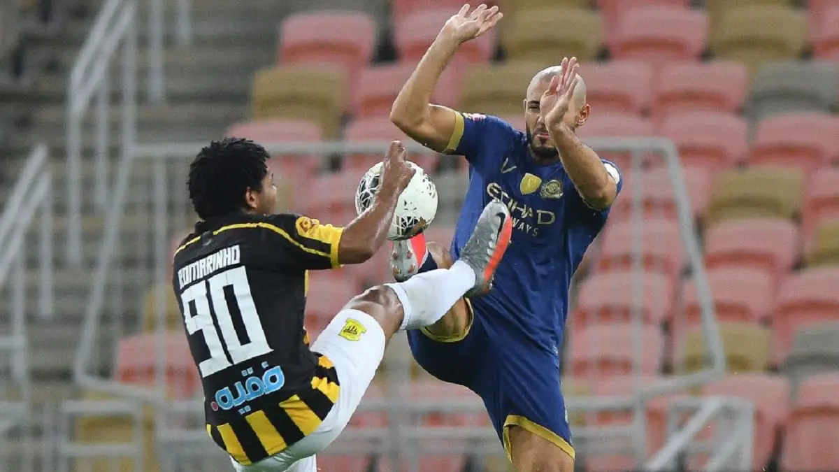 أول رد من نورالدين أمرابط بعد واقعة إلقاء قميص نادي النصر أرضا