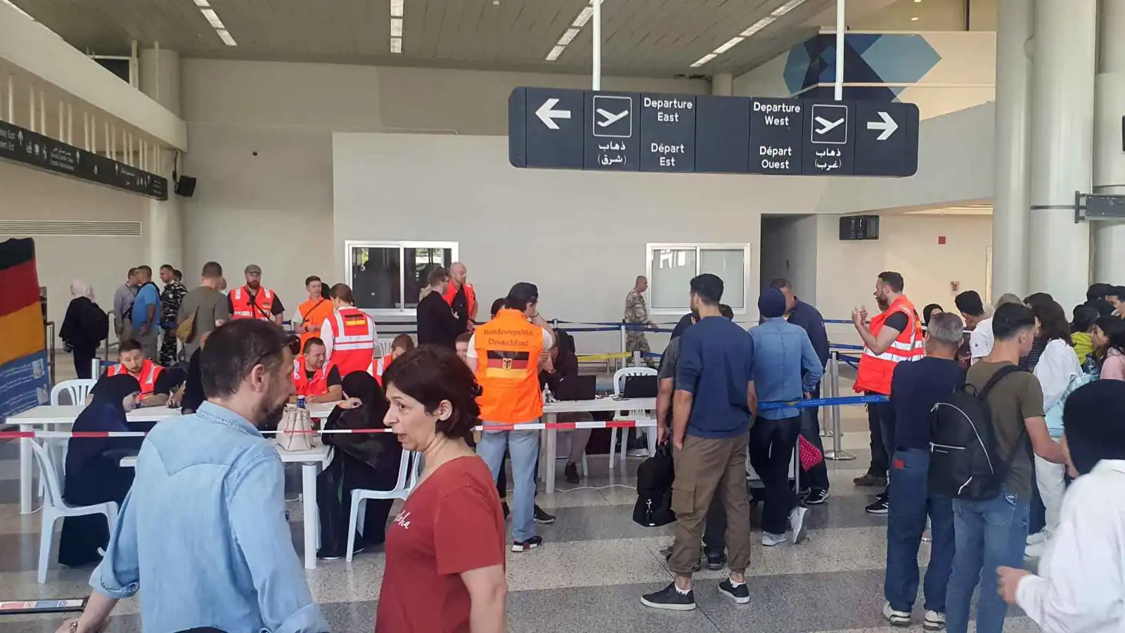 "غادروا فوراً".. أستراليا تحذر رعاياها في لبنان وإسرائيل