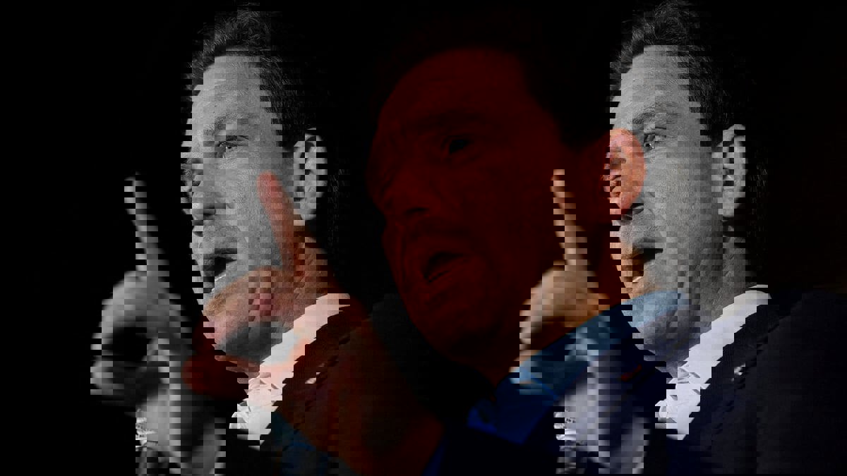 حاكم فلوريدا يحث الناس على عدم تلقي جرعات معززة ضد "كوفيد 19"  