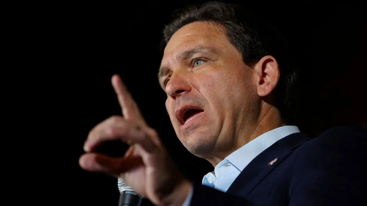 حاكم فلوريدا يحث الناس على عدم تلقي جرعات معززة ضد "كوفيد 19"  