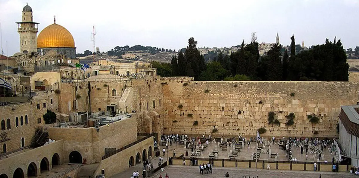 بعد الاعتراف بالقدس عاصمة لإسرائيل.. افتتاح كنيس يهودي تحت حائط البراق