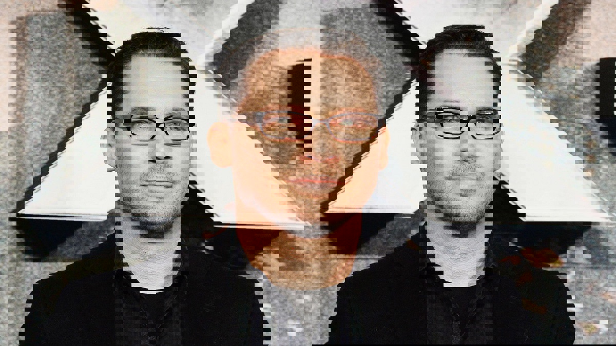 الفضائح تلاحق مشاهير هوليوود.. مخرج بارز متهم باغتصاب 4 قصّر