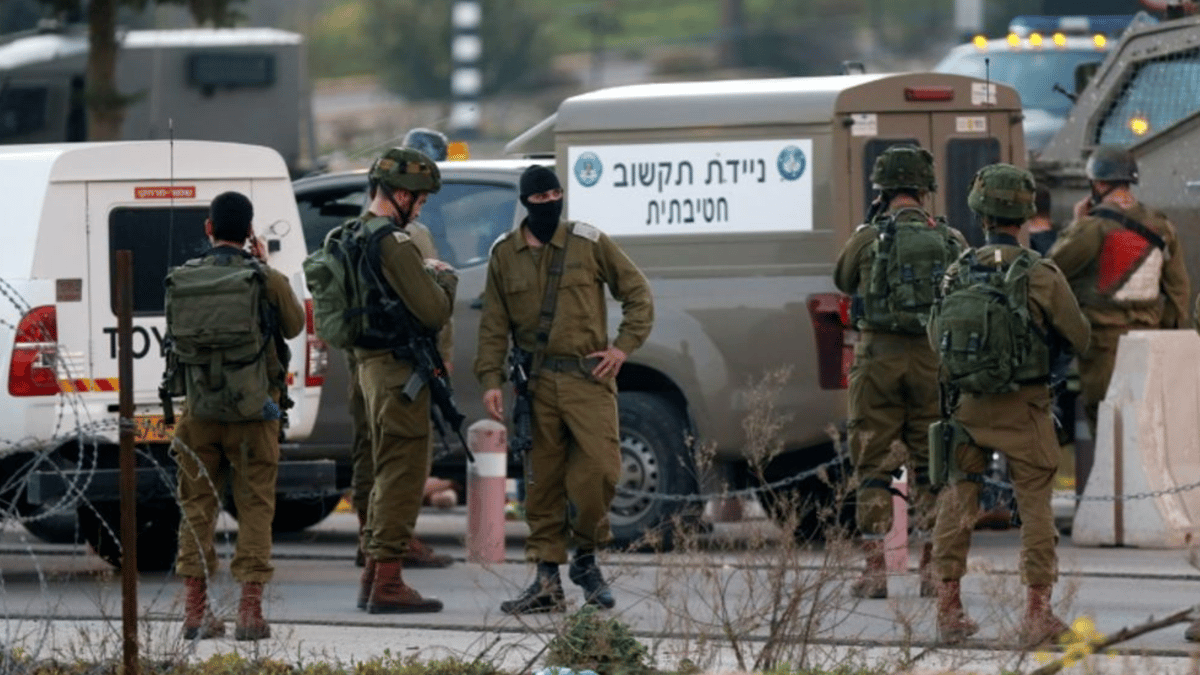 إصابة 3 إسرائيليين إثر عملية إطلاق نار على حافلة شمال أريحا (فيديو)