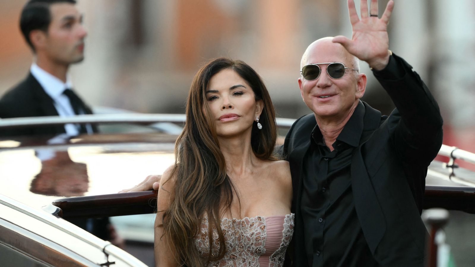 بقيمة 10 ملايين دولار.. ما سر حقيبة زوجة جيف بيزوس الأسطورية؟ (صور)