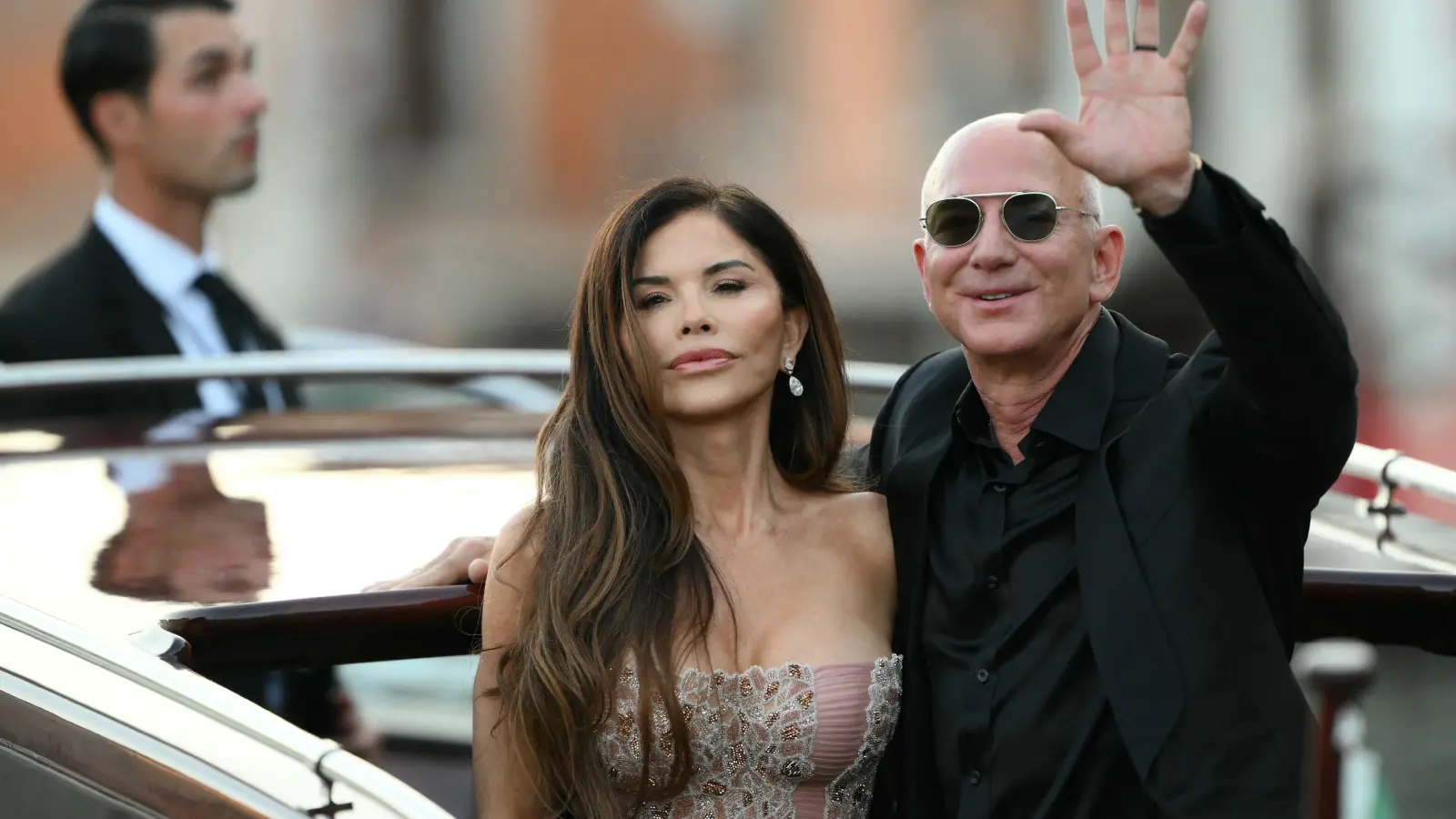 بقيمة 10 ملايين دولار.. ما سر حقيبة زوجة جيف بيزوس الأسطورية؟ (صور)