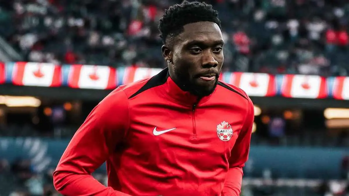 "معركة ضارية" بين بايرن ميونخ واتحاد الكرة الكندي