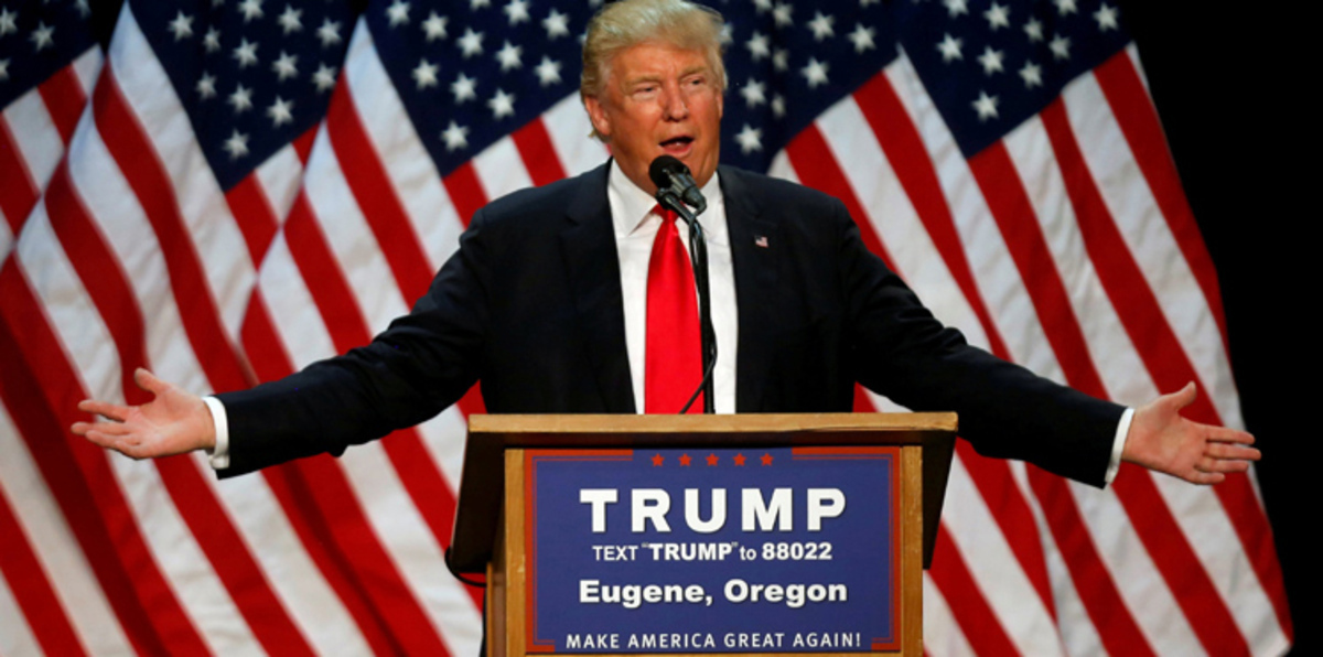 لماذا يُفضل "المعتدلون" في إيران ترامب على كلينتون؟