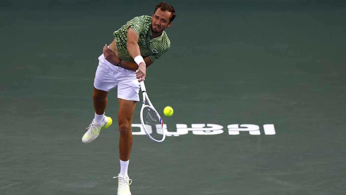 بطولة دبي للتنس.. ميدفيديف يواجه خريكسبور في محاولة لحصد لقبه الثاني 