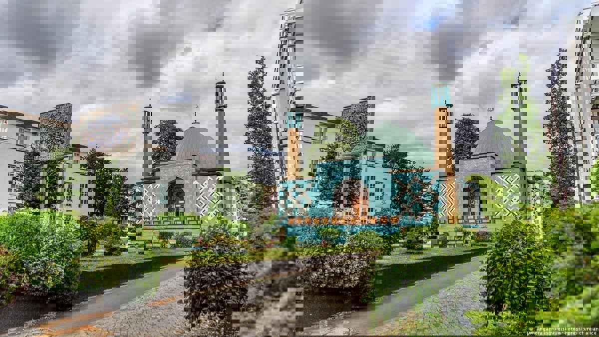 ألمانيا.. تحرك في البرلمان لإغلاق مركز إسلامي إيراني