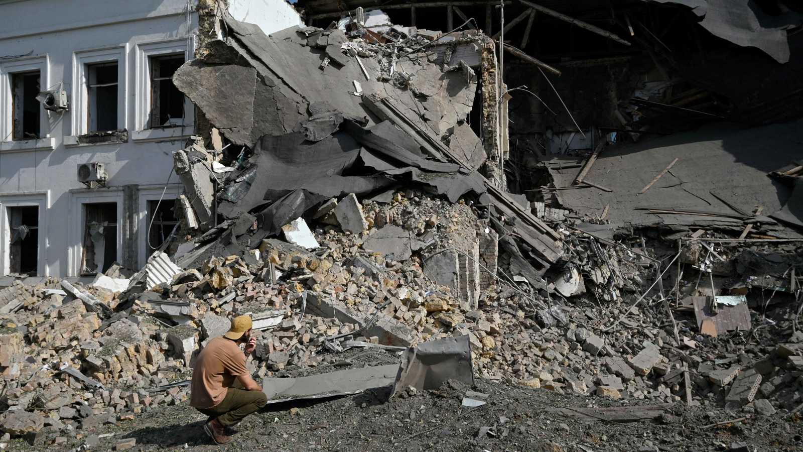 عقود الإعمار.. عنوان صراع جديد بين القوى العالمية في أوكرانيا