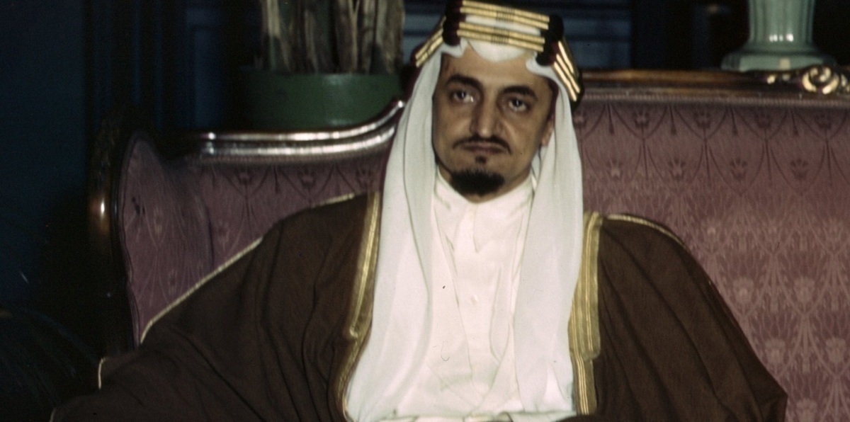 تفاصيل جديدة في أزمة الصورة "المسيئة" للملك فيصل بالسعودية