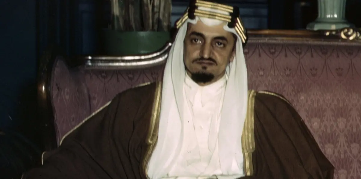 تفاصيل جديدة في أزمة الصورة "المسيئة" للملك فيصل بالسعودية