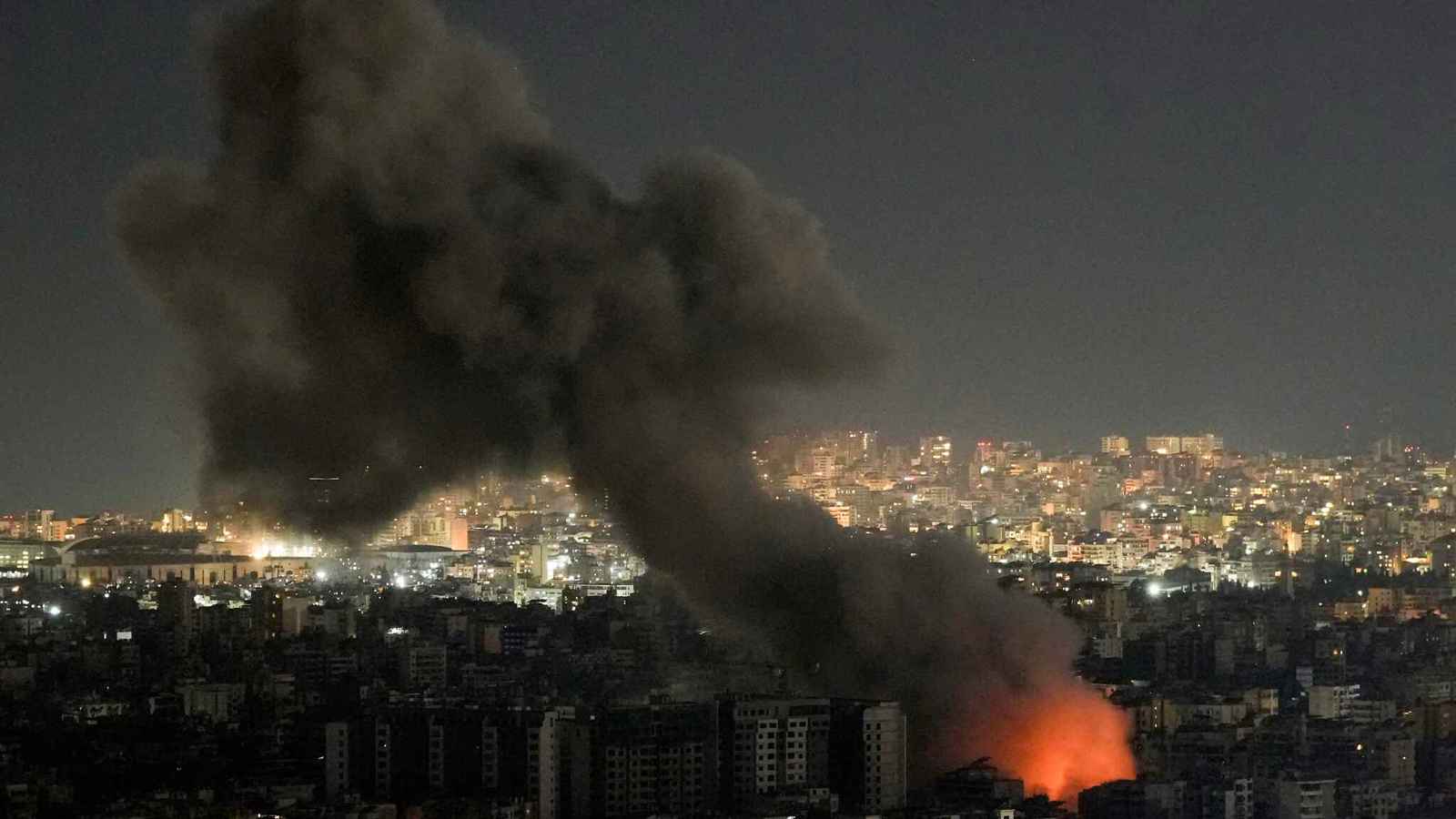 "بيروت تغلي".. مستشفى الحريري تحت النيران والضحايا بالعشرات (فيديو)