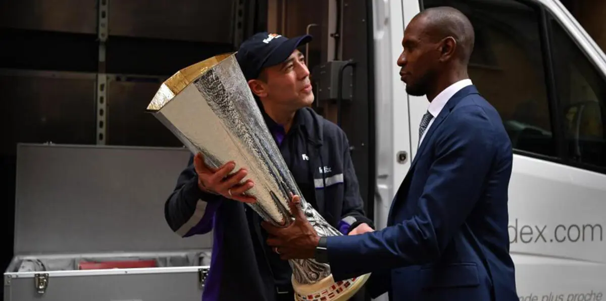 السلطات المكسيكية تستعيد كأس الدوري الأوروبي بعد سرقتها