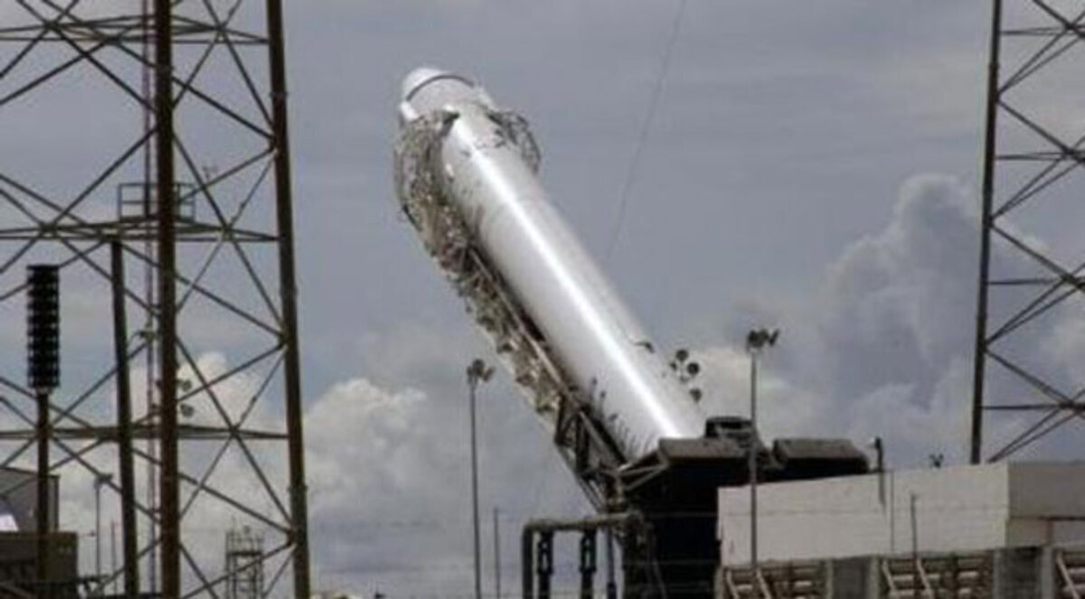 ناسا تلغي إطلاق الصاروخ فالكون 9 من فلوريدا