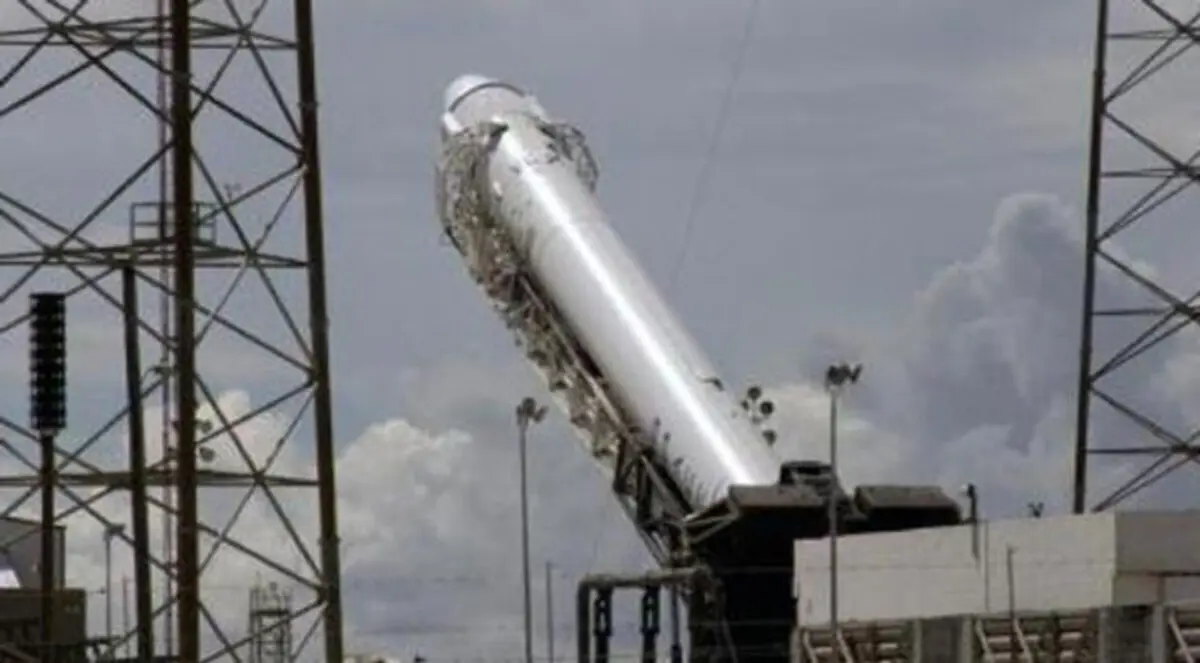 ناسا تلغي إطلاق الصاروخ فالكون 9 من فلوريدا