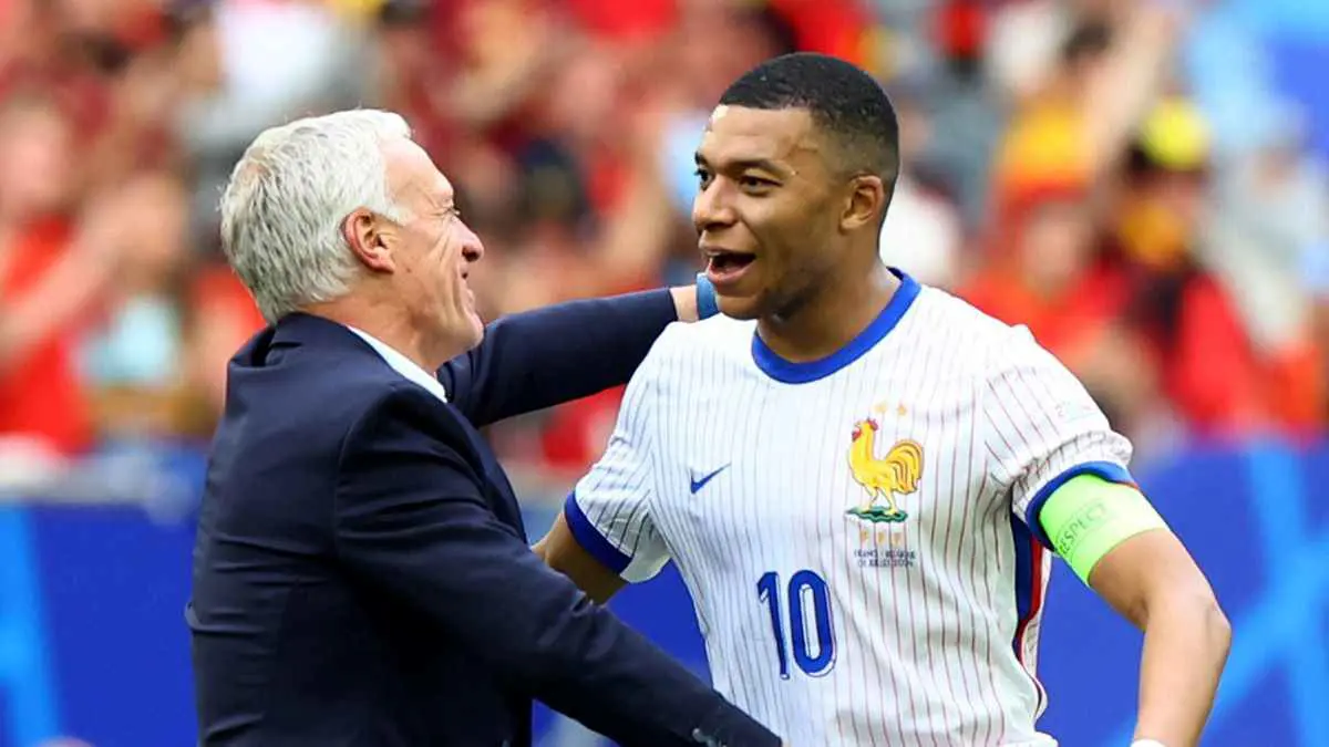 تعليق مثير من ديشامب حول أزمة "مبابي" والملهى الليلي