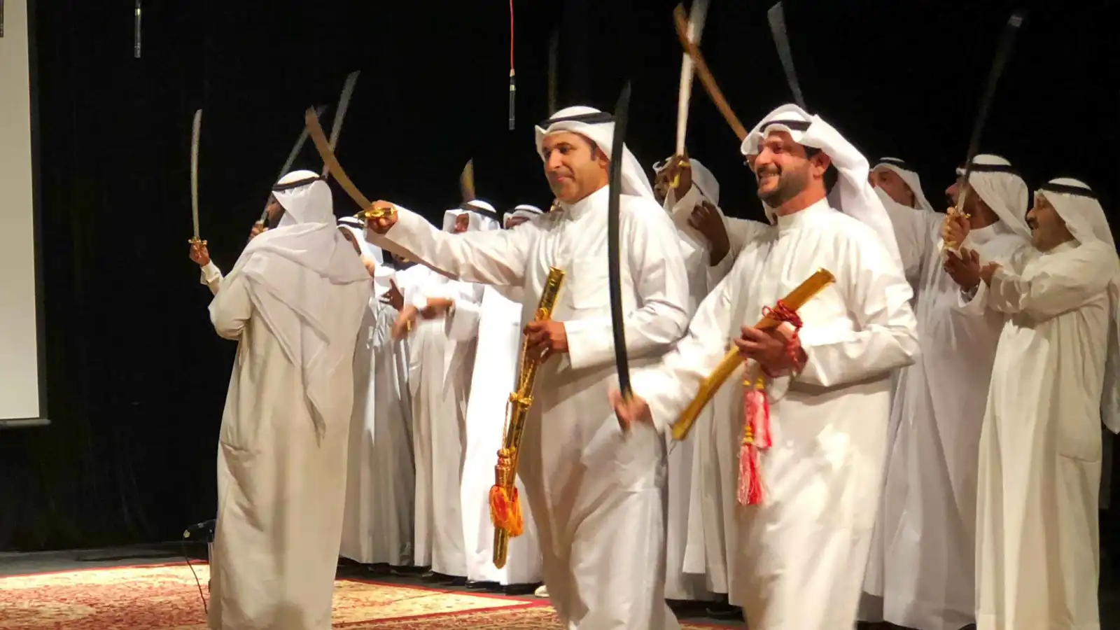 فنون الغناء القديمة تنافس الأنماط المعاصرة في الكويت