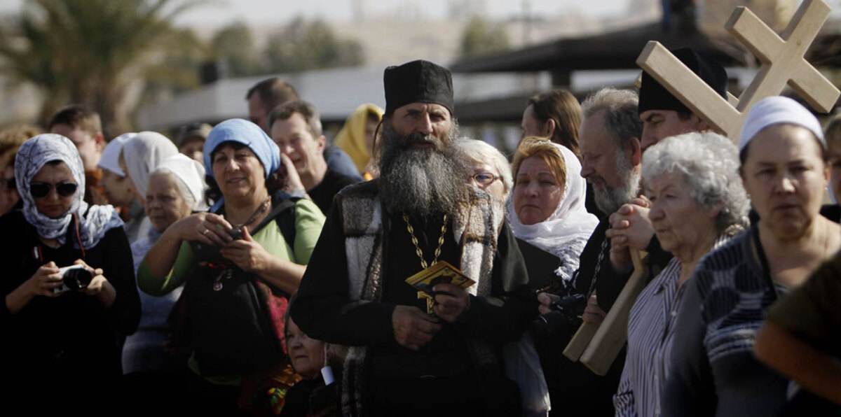 أقباط مصريون يقاضون شركة طيران ألغت رحلاتهم إلى القدس