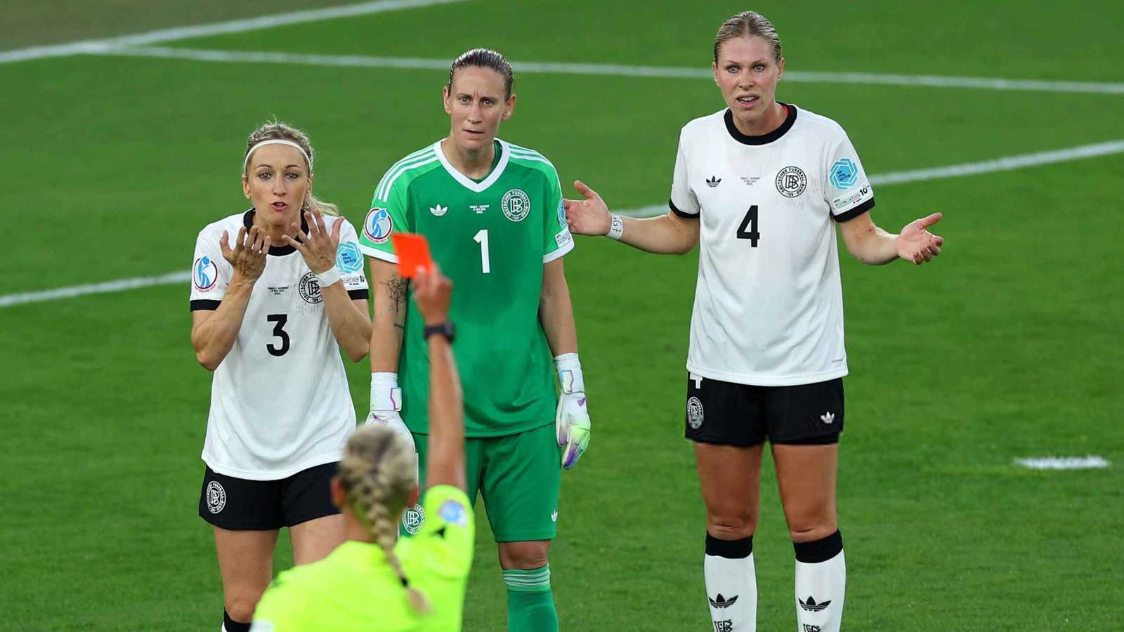 على طريقة جواو نيفيز وكوكوريلا.. لاعبة ألمانيا تفجّر موجة من الجدل في أمم أوروبا