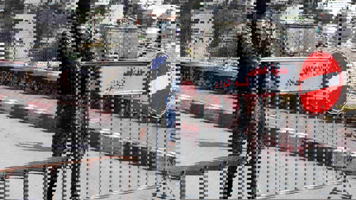 السلطة الفلسطينية تسلّم تل أبيب إسرائيليين وسياحًا روسًا دخلوا الضفة الغربية
