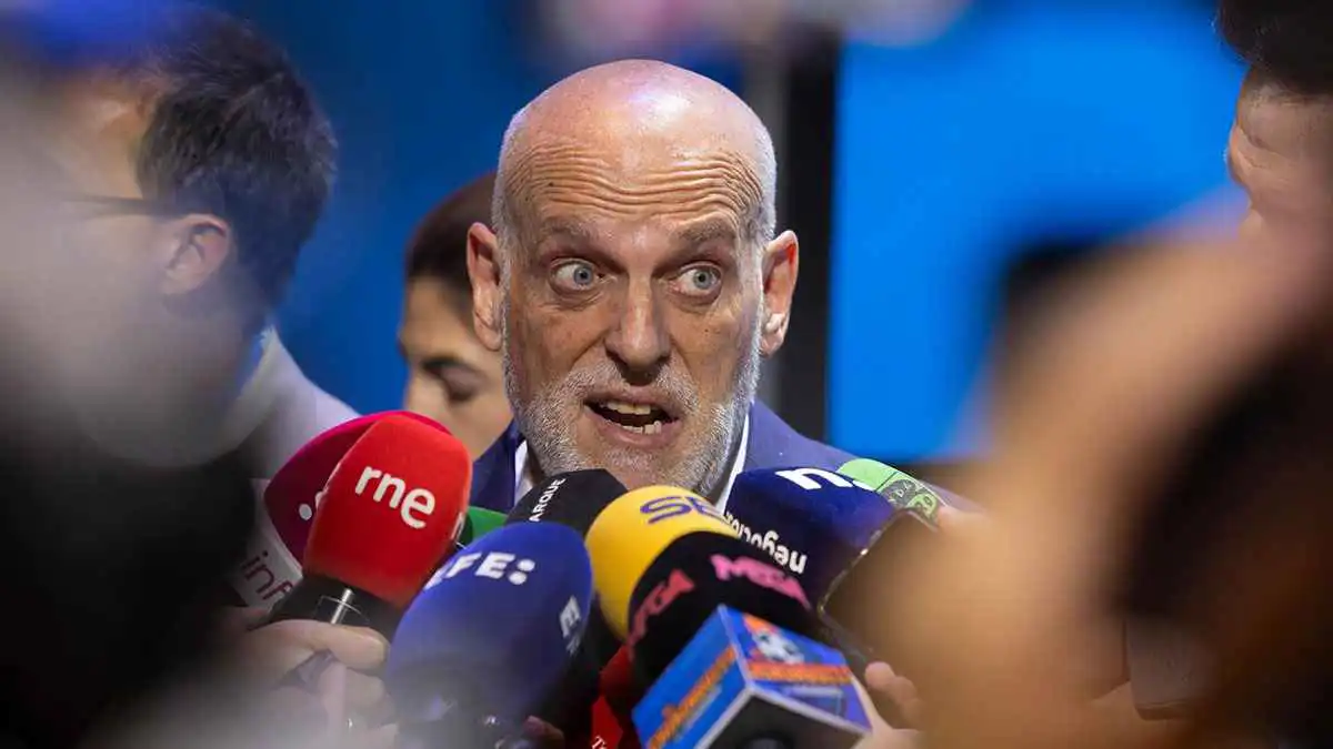 بعد إلغاء مباراة برشلونة وفياريال في ميامي.. تيباس يوجه رسالة نارية لريال مدريد