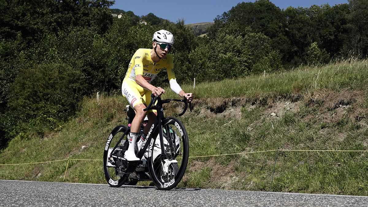 بوغاتشار يعزز صدارته لسباق فرنسا للدراجات بفوزه بمرحلة "ضد الساعة الشاقة"